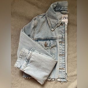 Zara cropped medium light wash denim jean jacket
